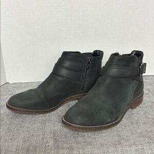 Clarks Black Suede Ankle Boots Size 7 Side Zip with Buckle  Camzin Hale